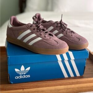 Adidas Womens Gazelle Indoor Shadow Fig Sneakers